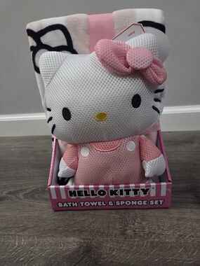 Hello Kitty Bath Towel & Sponge Set - NEW
